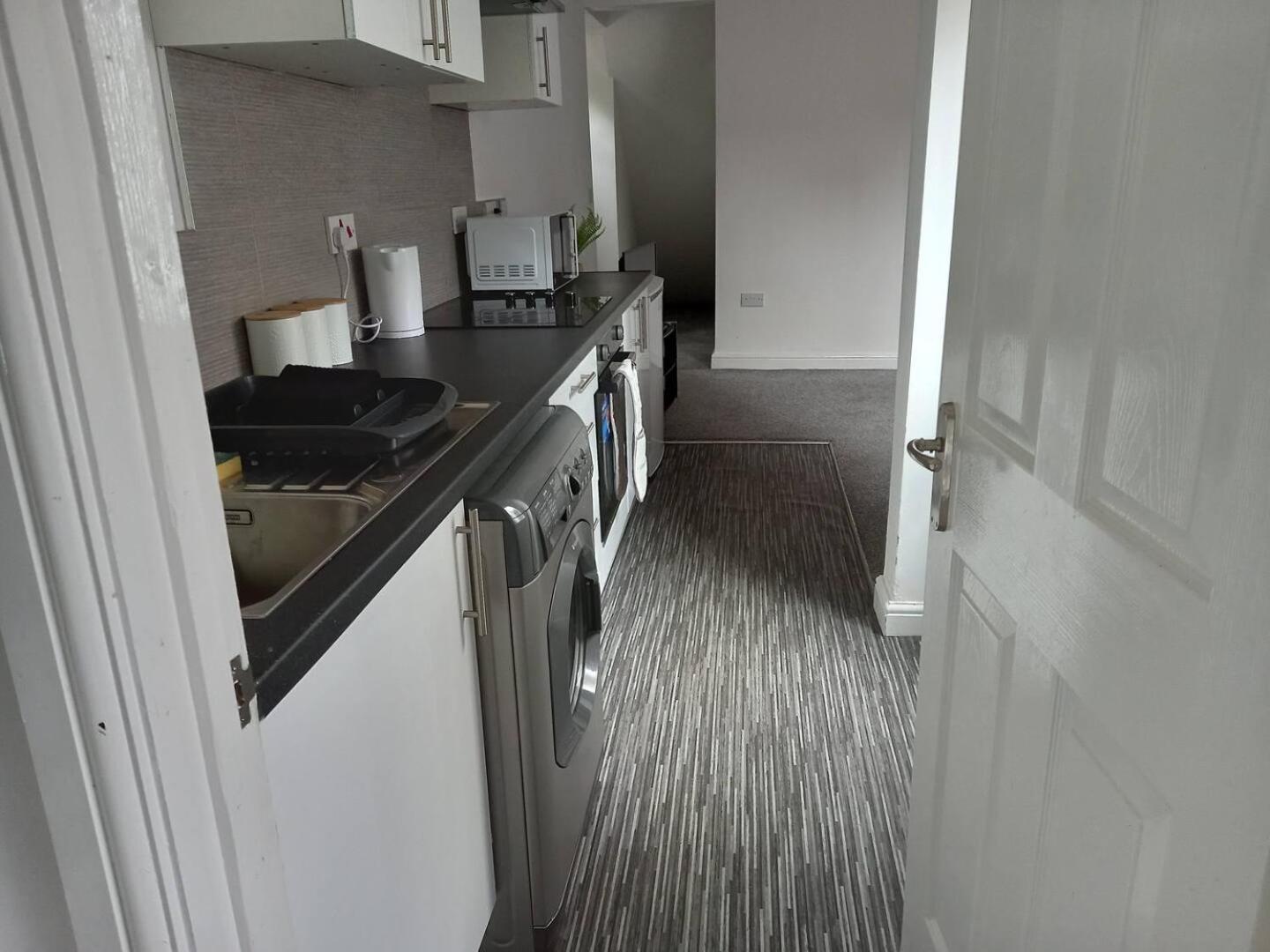 Simple And Sweet, Flat On Lewis Street - 1 Br Apartment Stoke-on-Trent Exterior photo